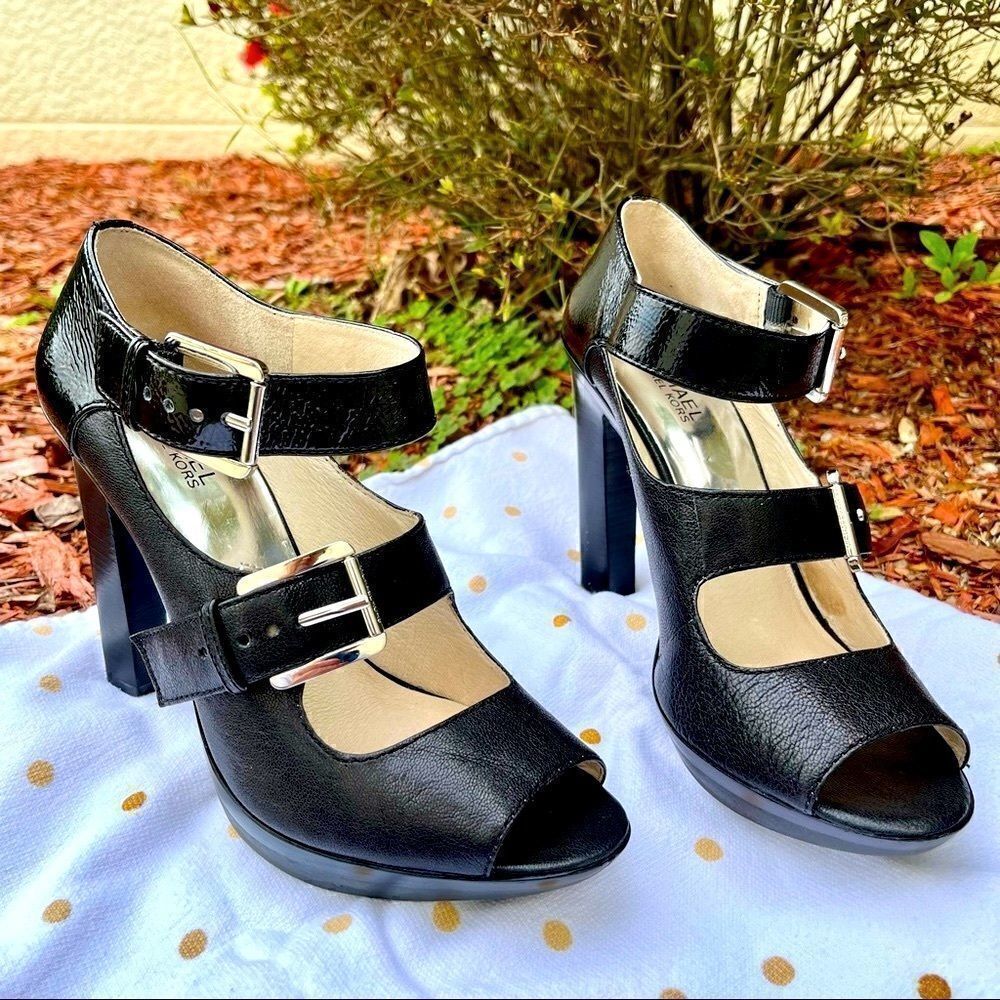 NEW MICHAEL KORS DESERT JETBLACK LEATHER BUCKLE STRAP HEELS 9-1/2M - Picture 14 of 16